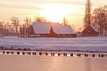 雷凌需要加装倒车雷达不